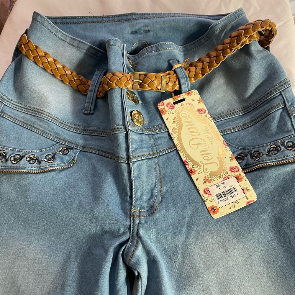 Booty Lifting Jeans - Picture 4 of 7